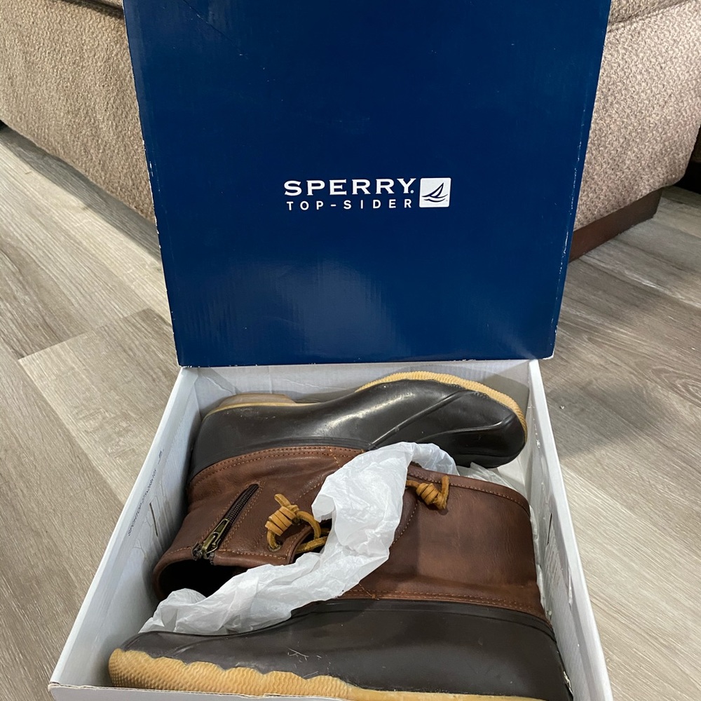 Sperry - Picture 4 of 4